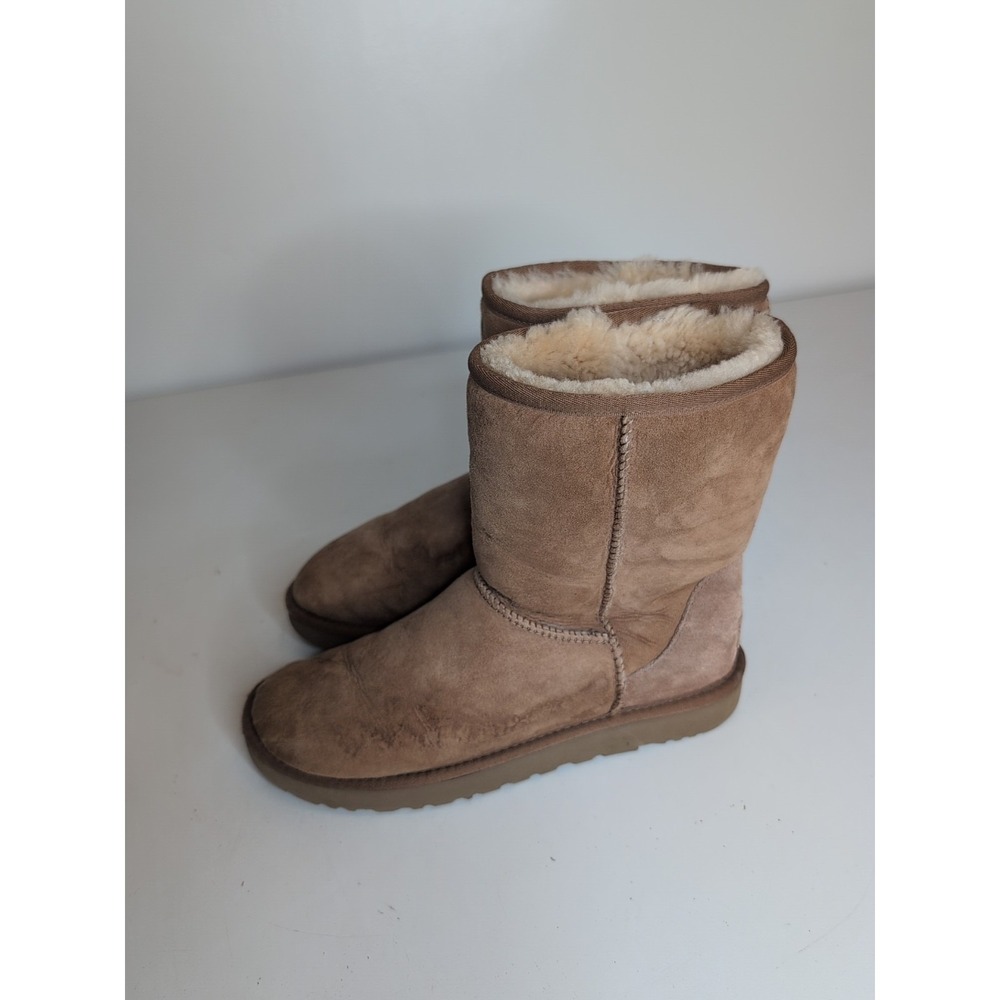 UGG Women's Classic Chestnut Brown Boot Size 10